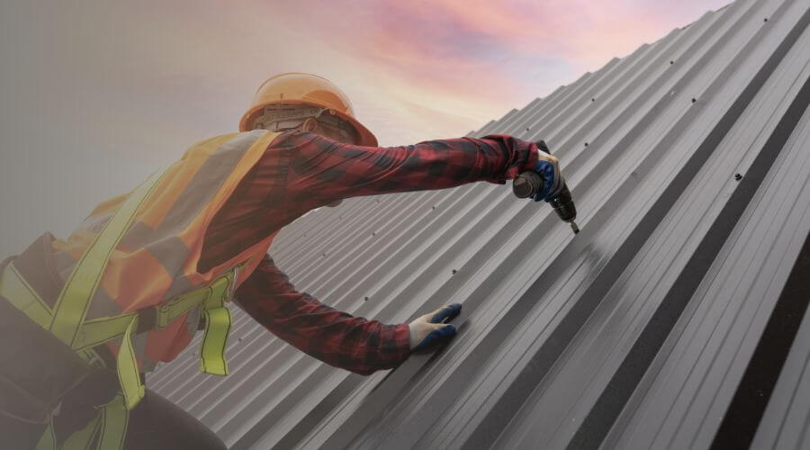 Professional gutter cleaning in Bellefontaine, MS